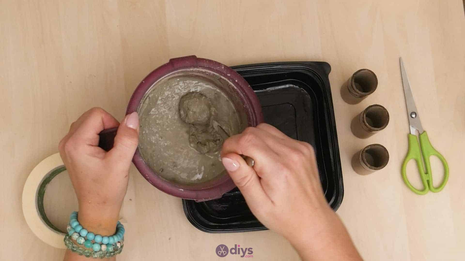 Diy concrete candle holder plate step 4