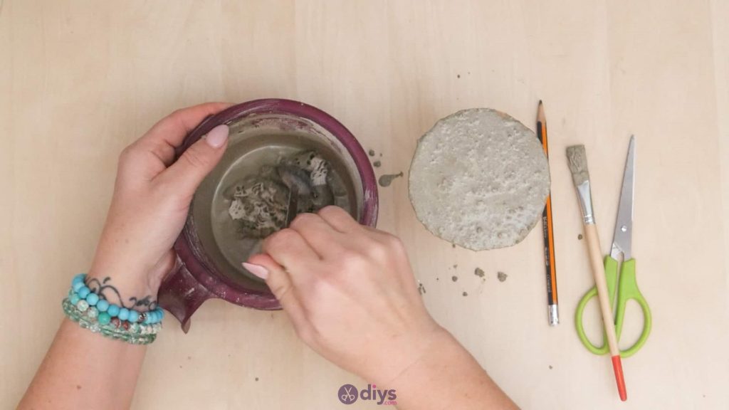 Diy concrete doily stand step 6a