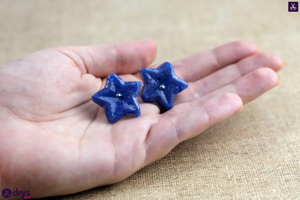 Diy hot glue star earrings blue