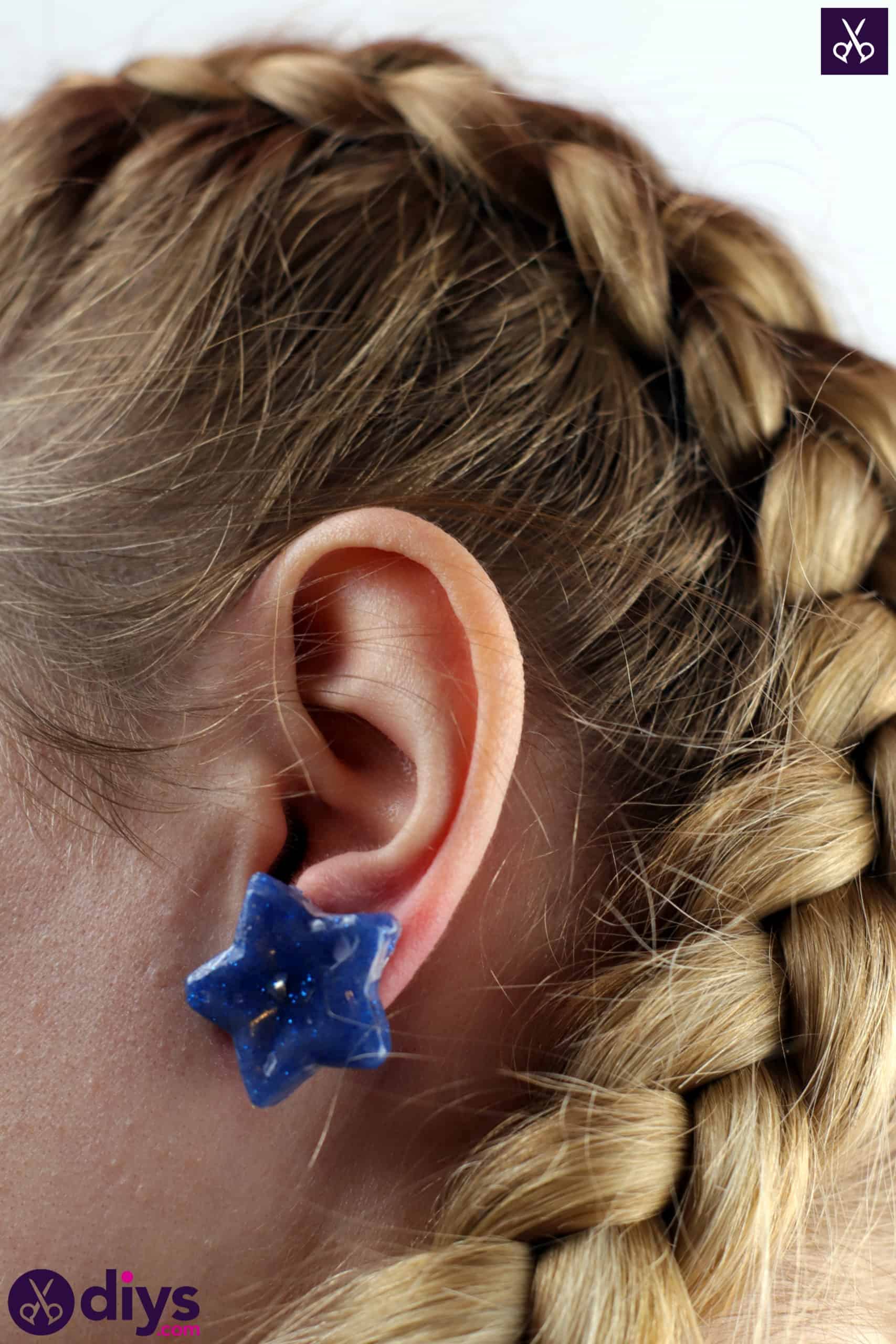 Diy hot glue star earrings project