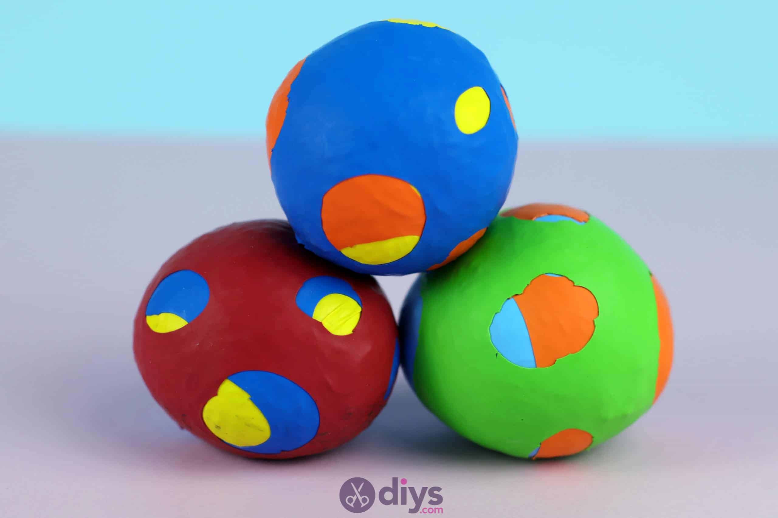 Diy juggling balls