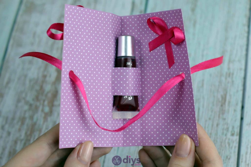 Diy lipstick gift card ribbon