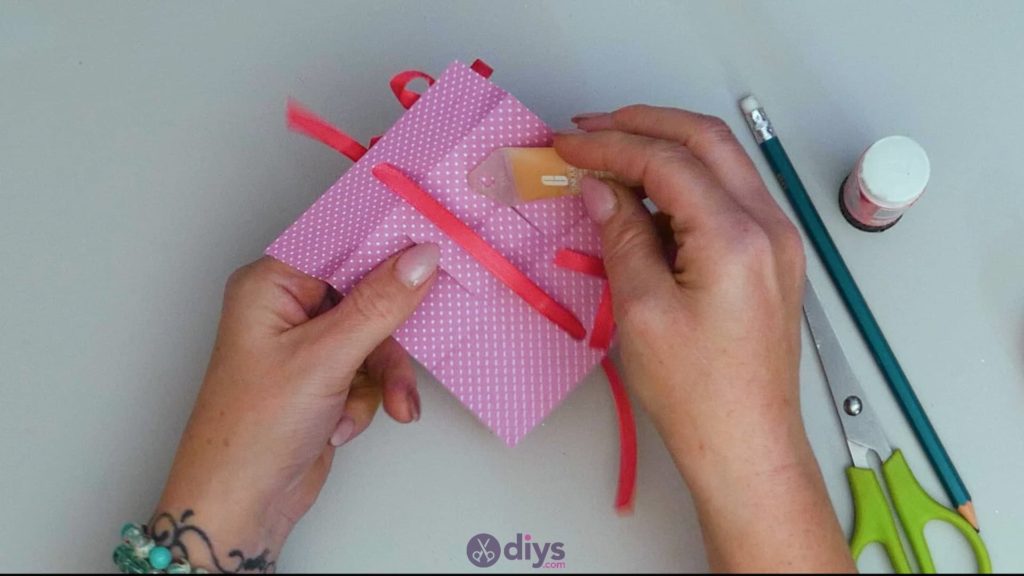 Diy lipstick gift card step 12