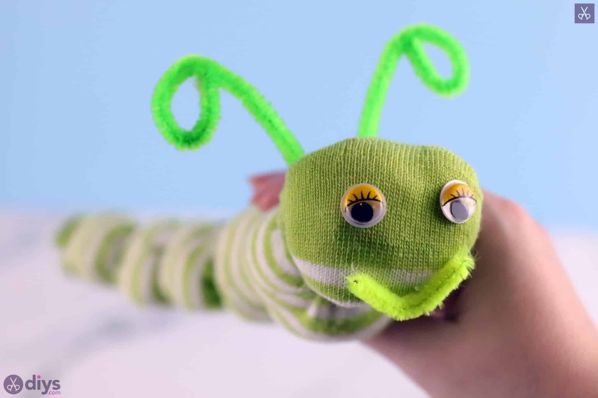 Diy no sew sock worm for kids