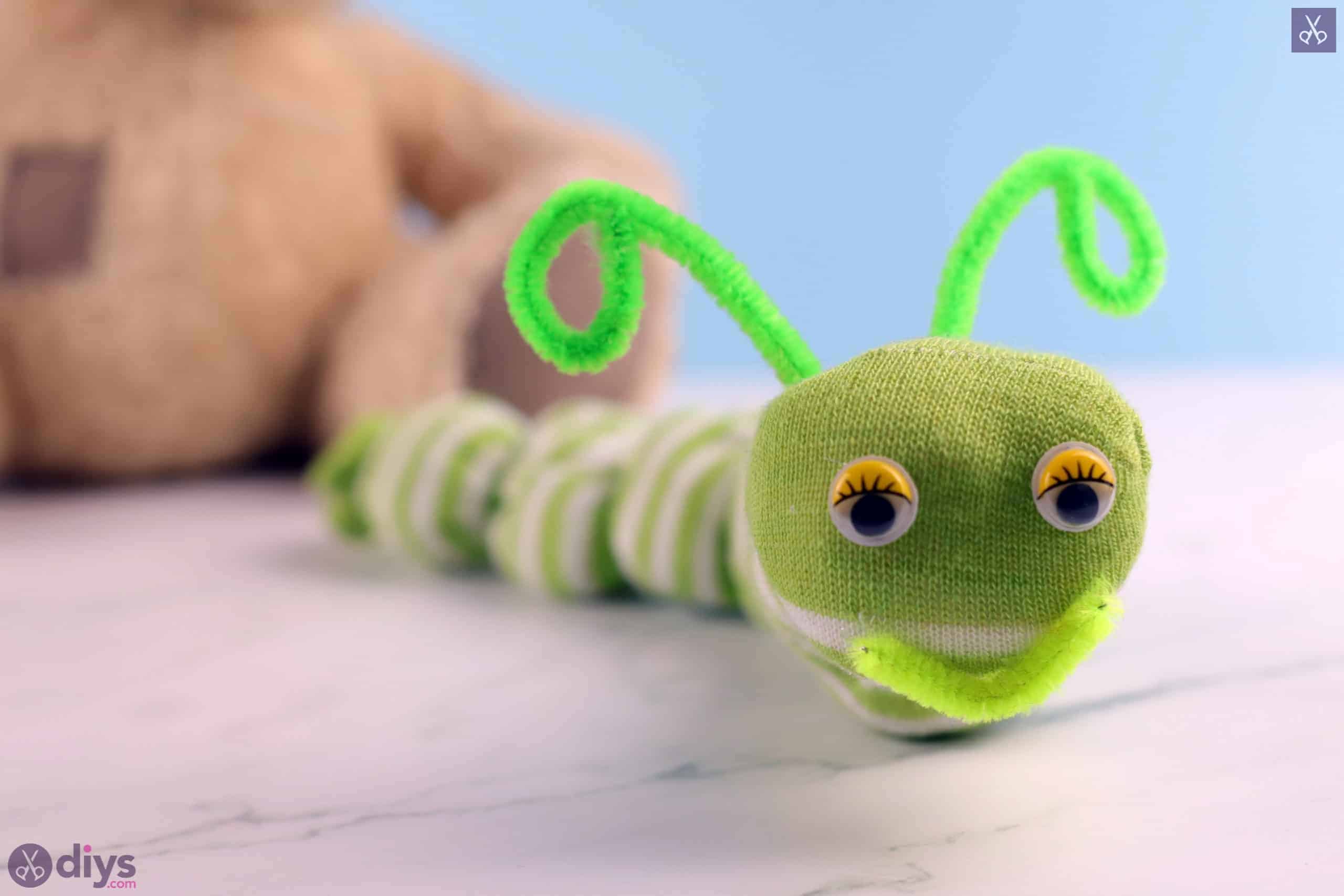 How to Make No-Sew Sock Worms - Video Tutorial