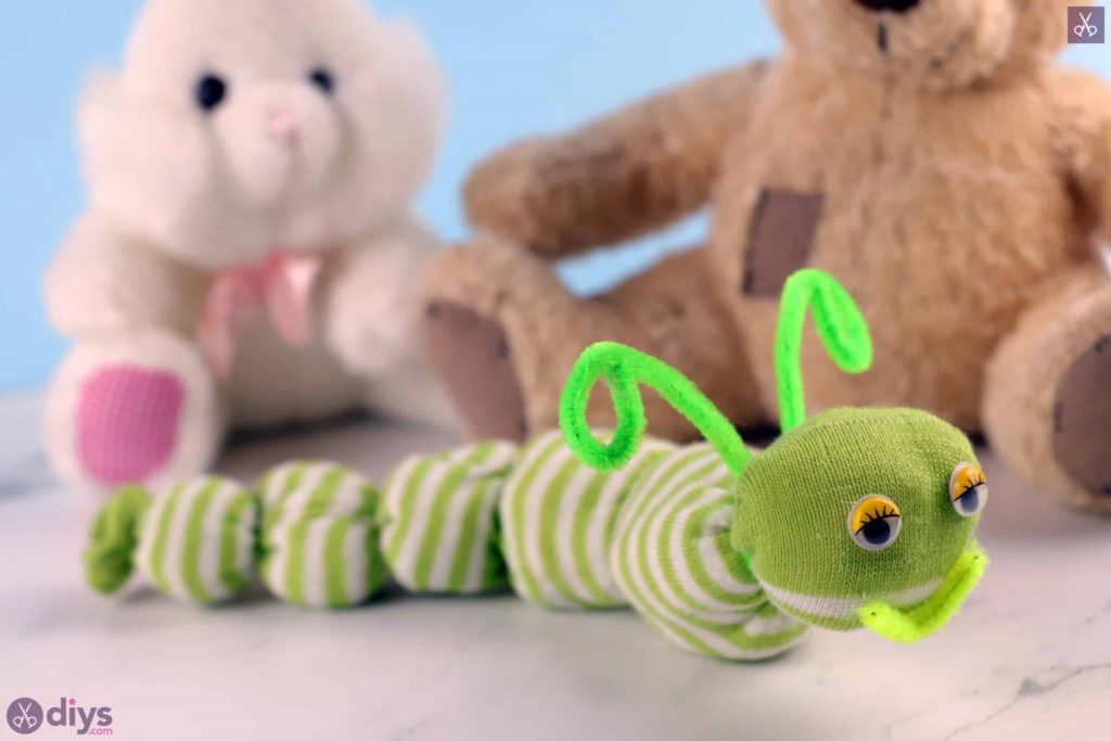 Diy no sew sock worm simple project