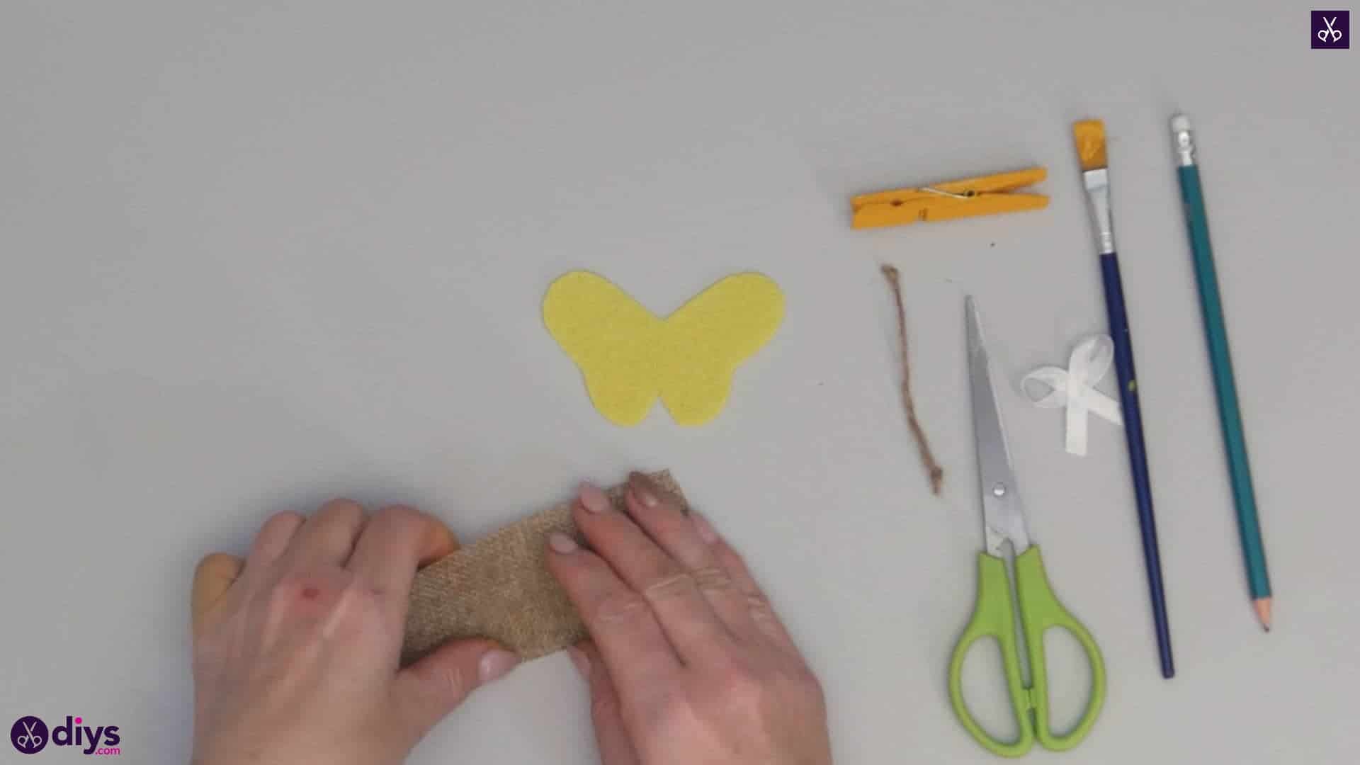 How to craft a butterfly from a clothespin step 6