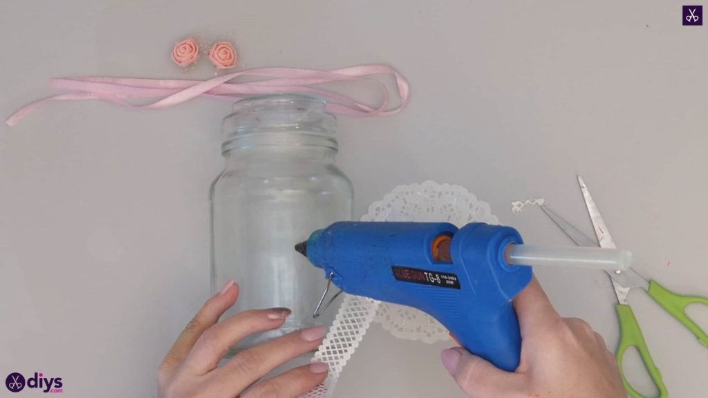 Mason jar centrepiece for weddings glue