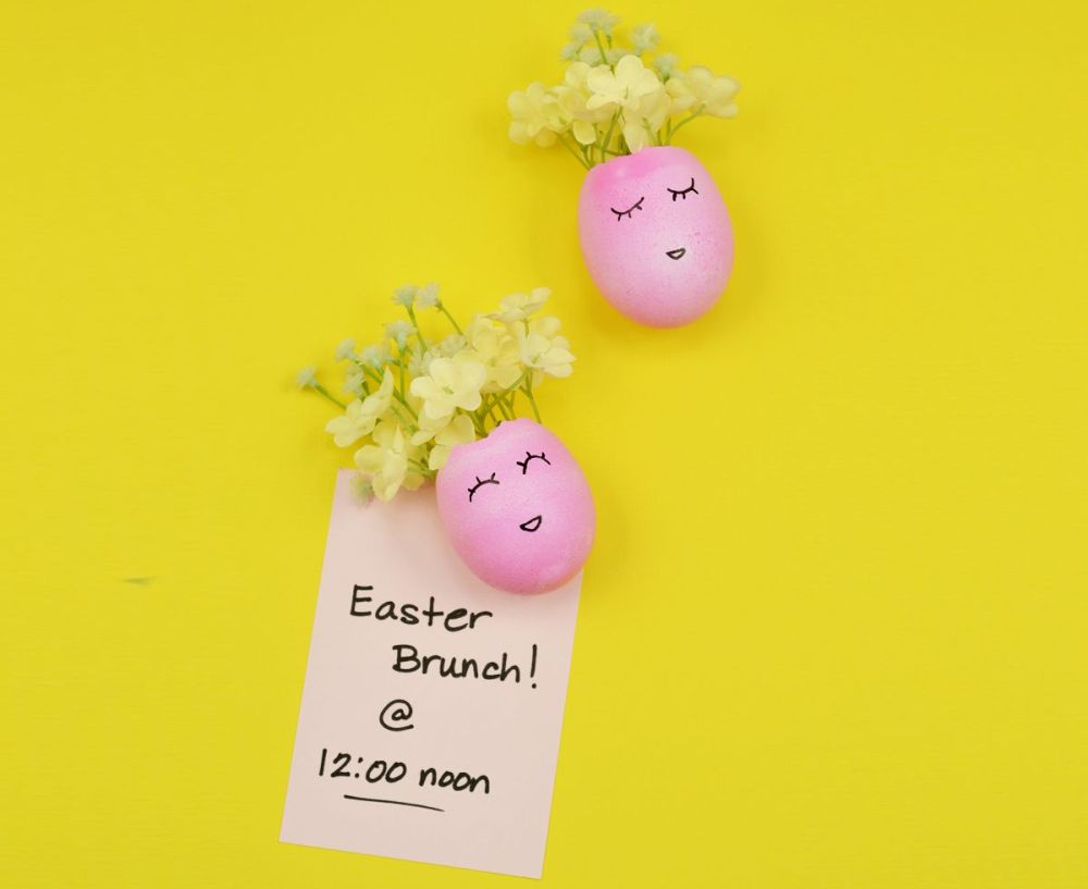 Easter egg magnet vases