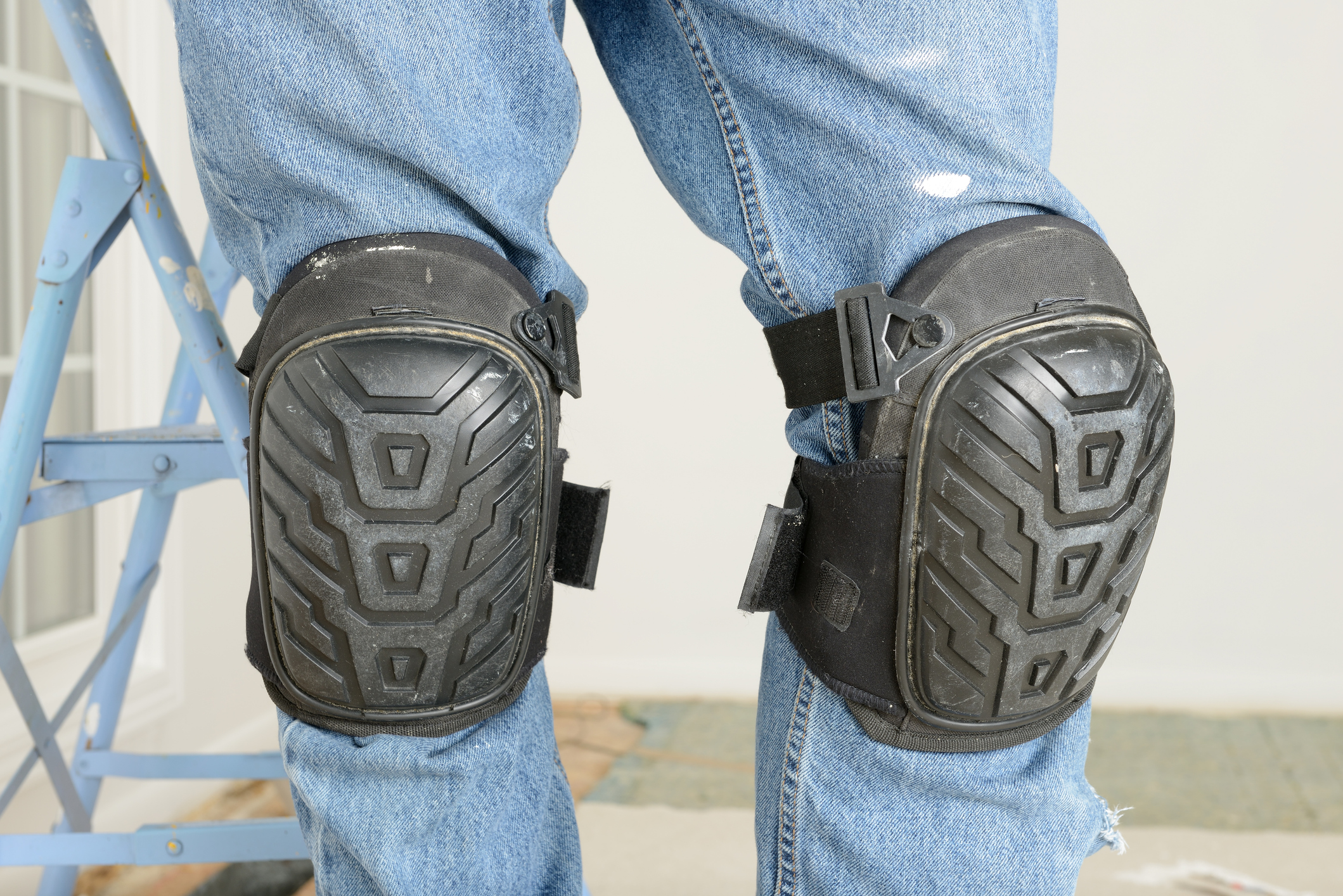 Rolling Work Knee Pads for Construction Carpenters Drywall Jobs Job Site Safety 