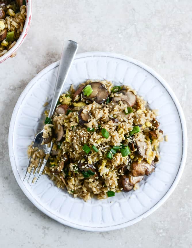 Fried brown rice with mushrooms