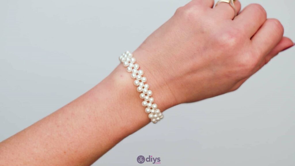 Diy elegant white beads bracelet step 6d