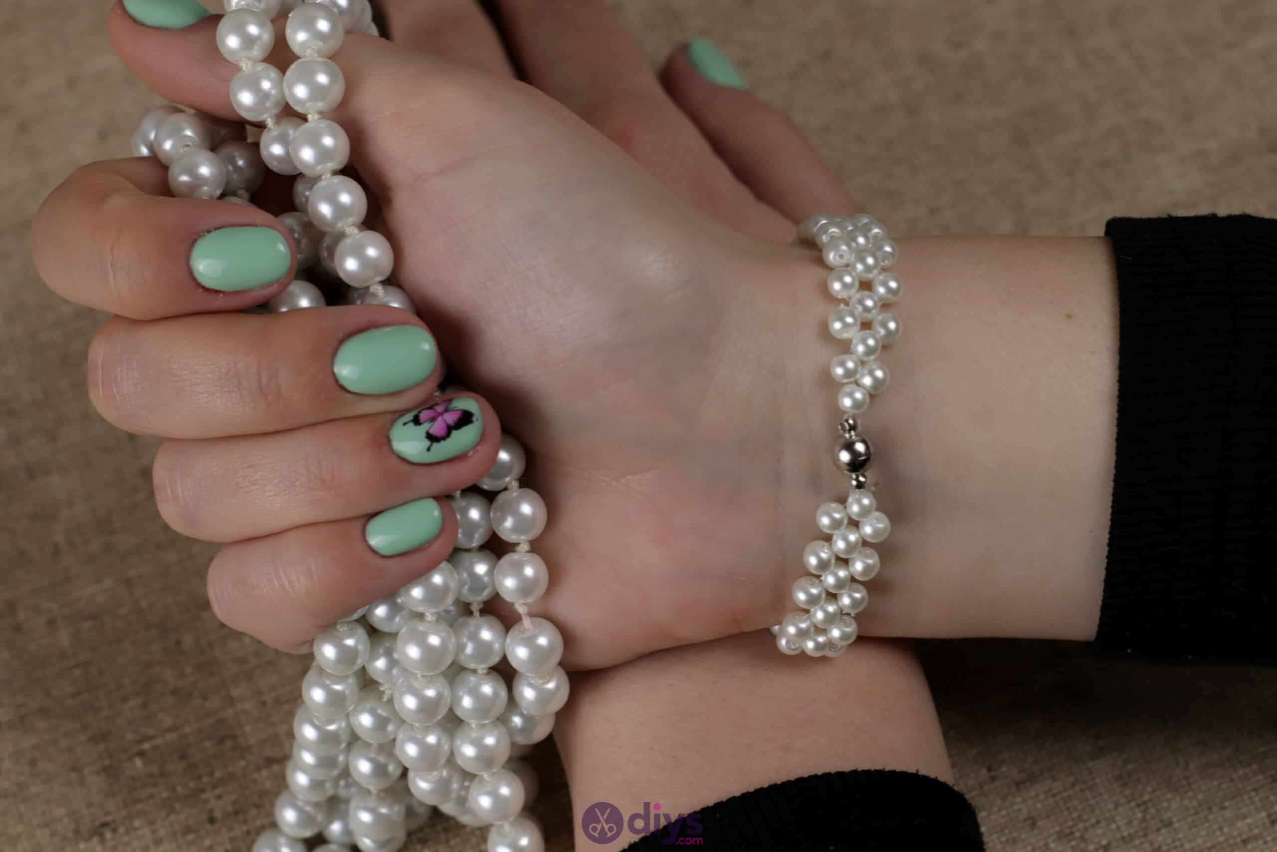 Diy elegant white beads bracelet