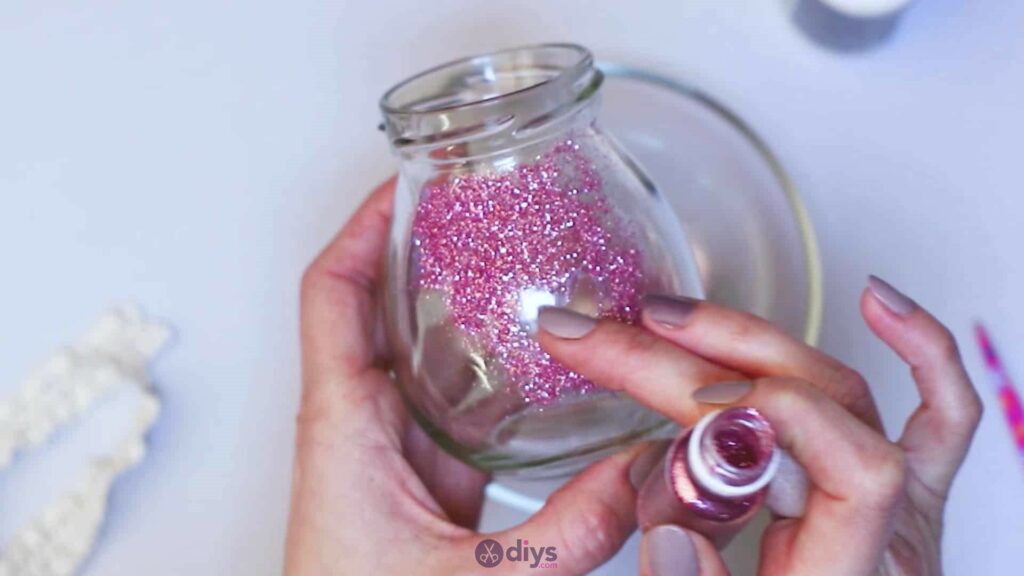 Diy flower glitter vase from glass jars step 5b