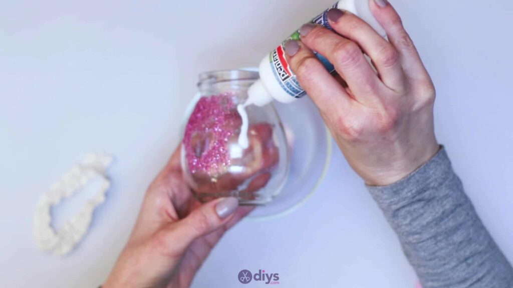 Diy flower glitter vase from glass jars step 6