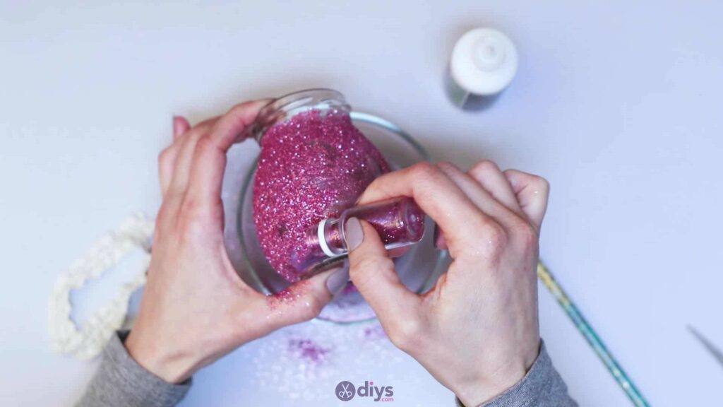 Diy flower glitter vase from glass jars step 6h