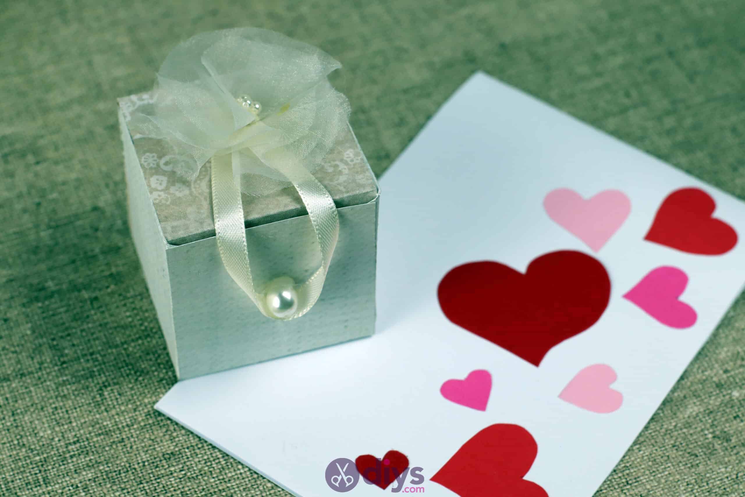 Diy mini wedding gift box display