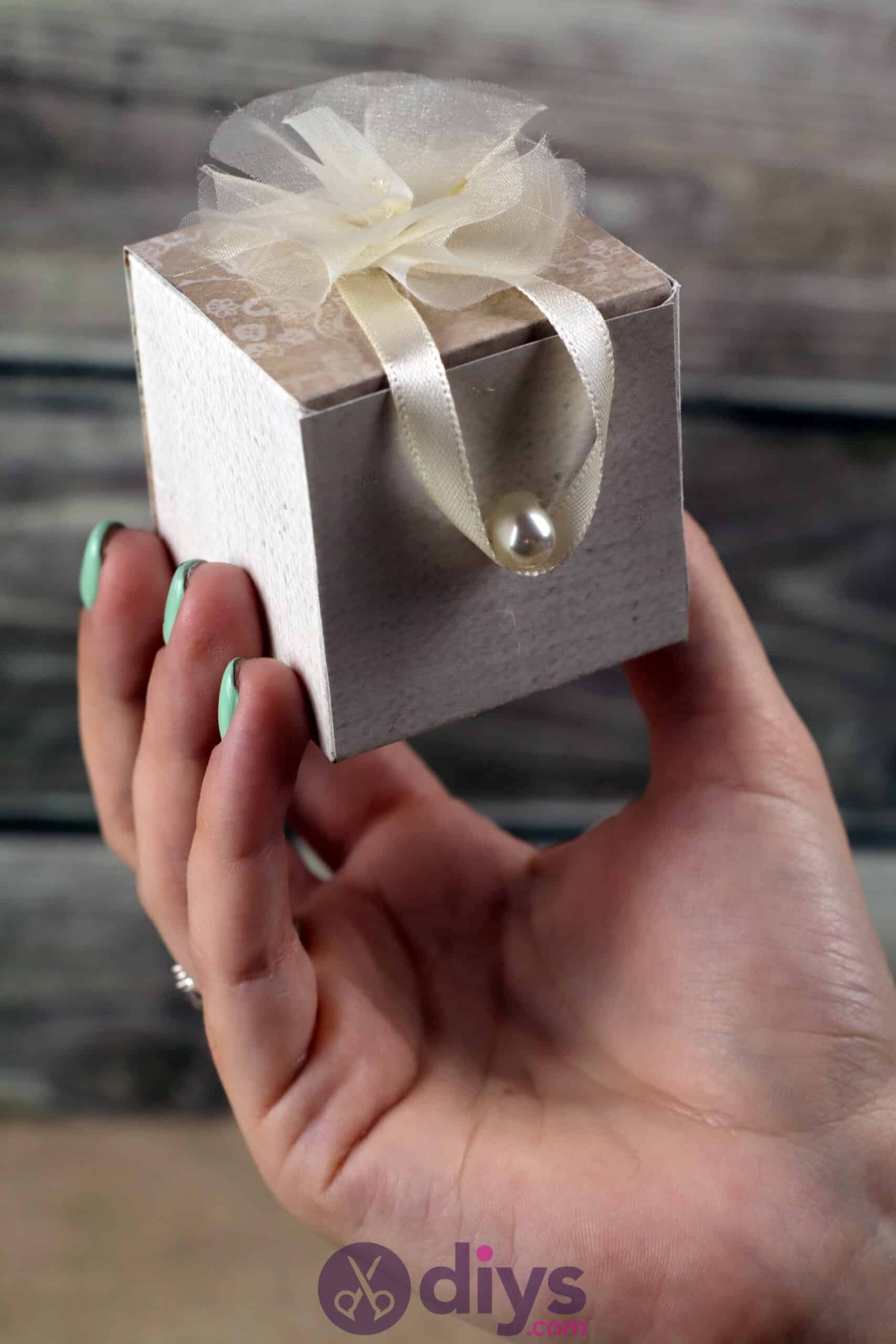 Diy mini wedding gift box project