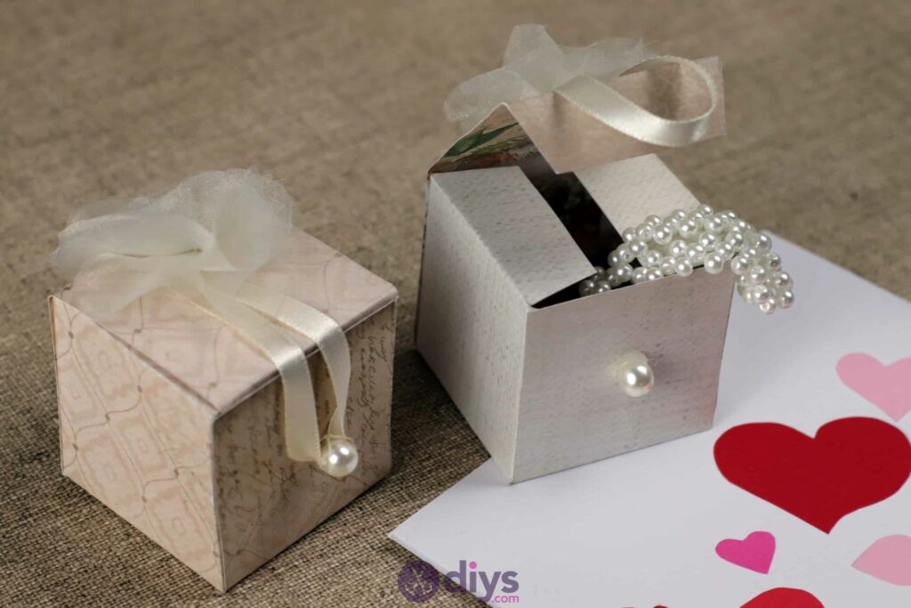 Diy mini wedding gift box vafours