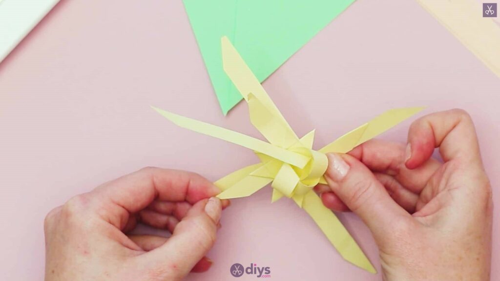 Diy origami flower art step 7c