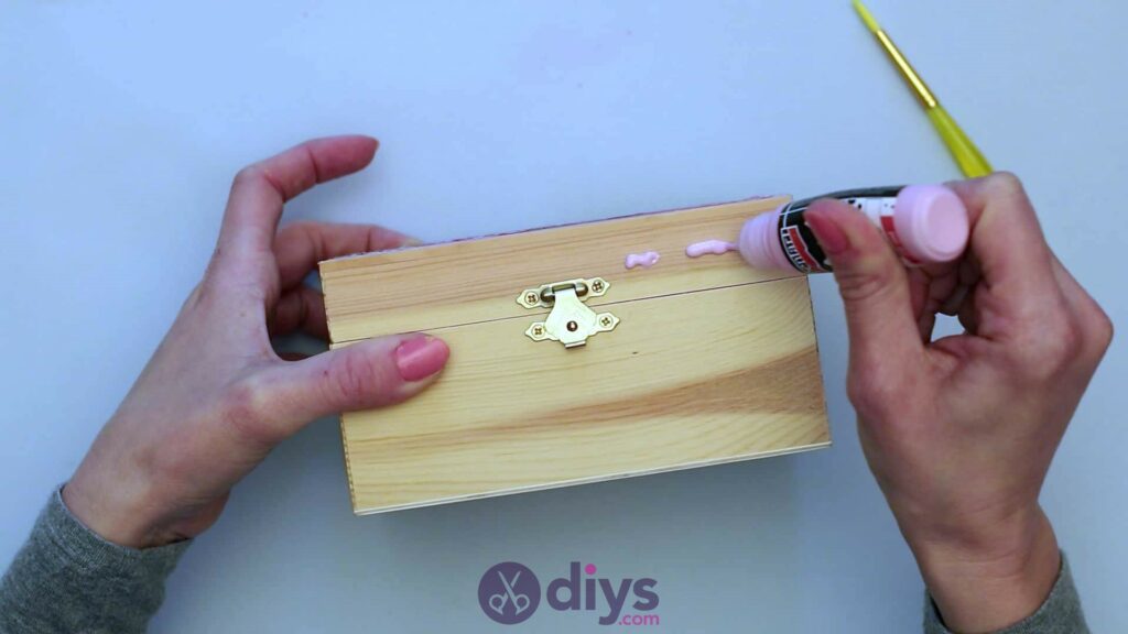 Decoupage wooden jewelry box step 4