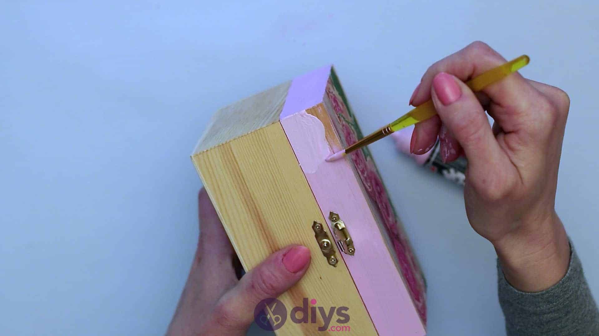 Decoupage wooden jewelry box step 4b