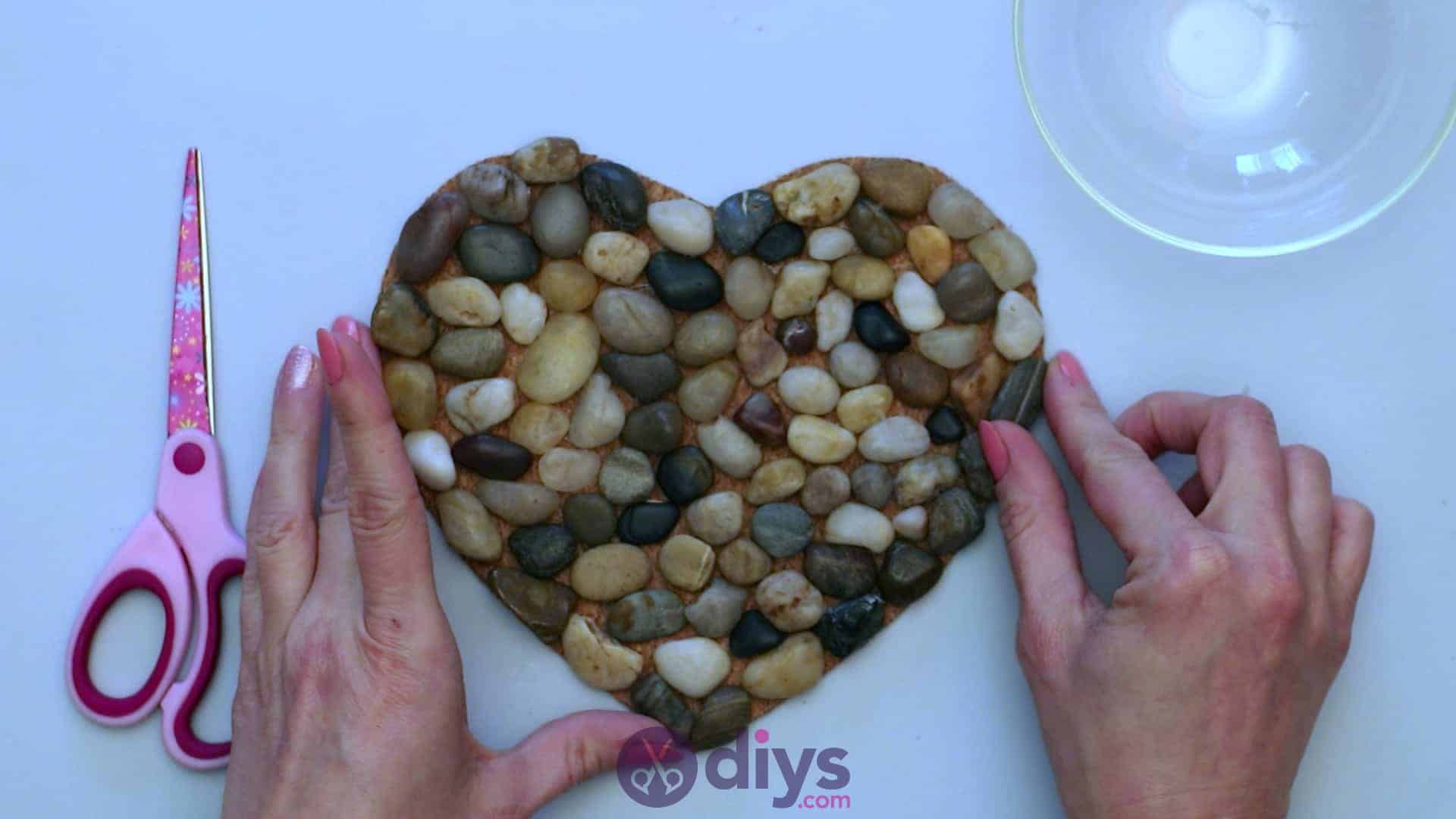 Heart shaped pebble underplate step 3 fisnihes