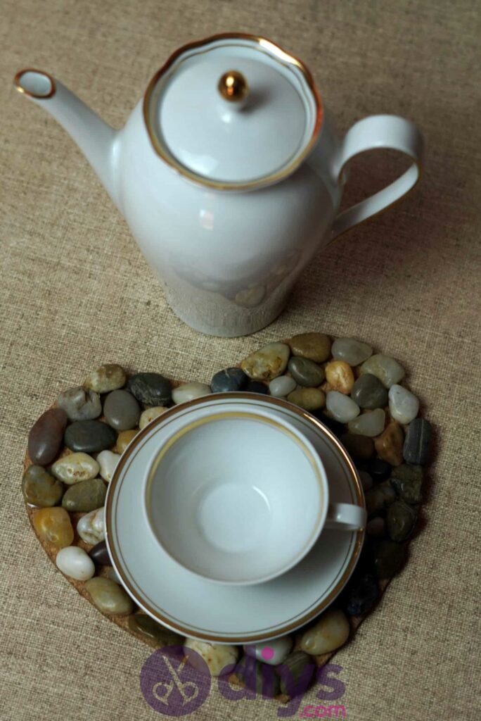 Heart shaped pebble underplate step 3 use