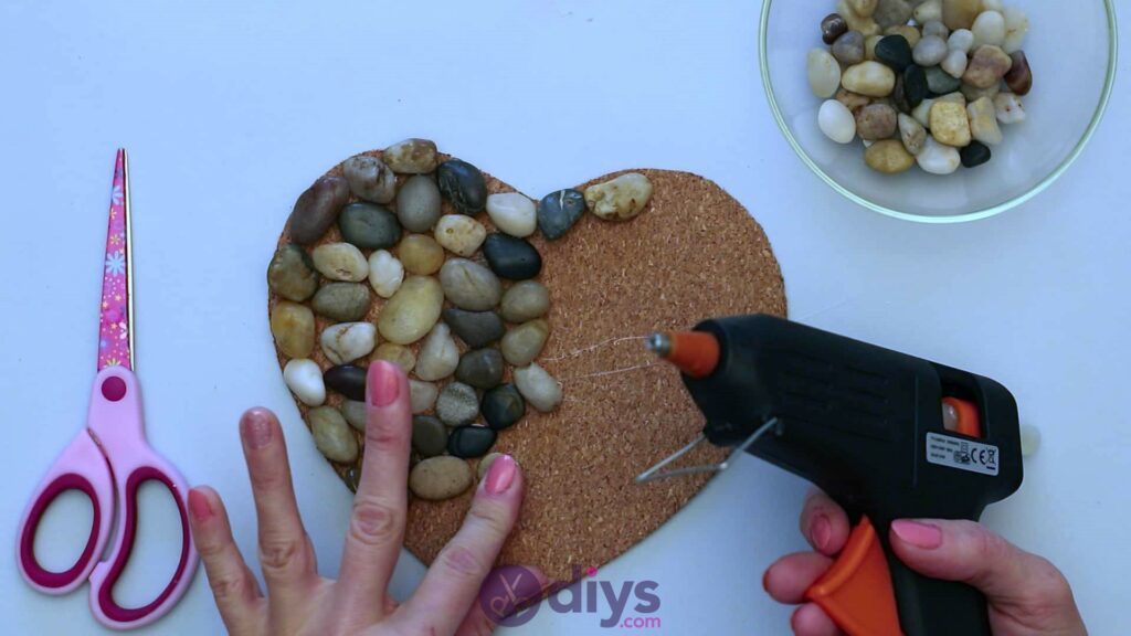 Heart shaped pebble underplate step 3l