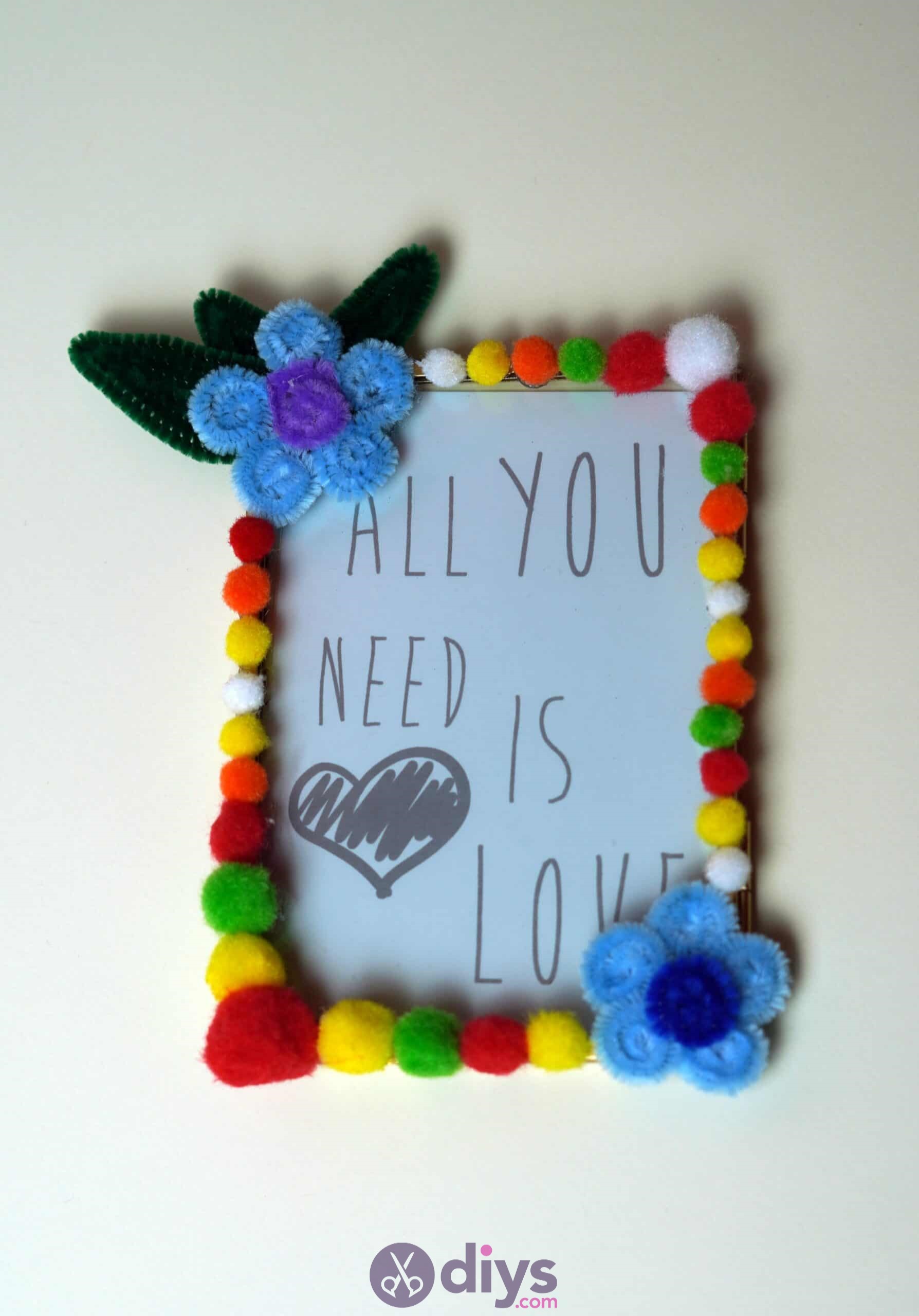 Pipe cleaner photo frame decoration diy