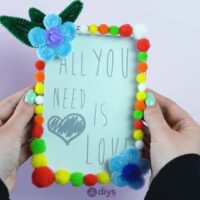 Pipe cleaner photo frame decoration step 11g