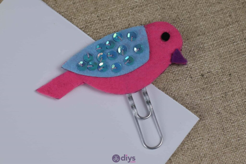 Sequinned felt bird bookmark diy