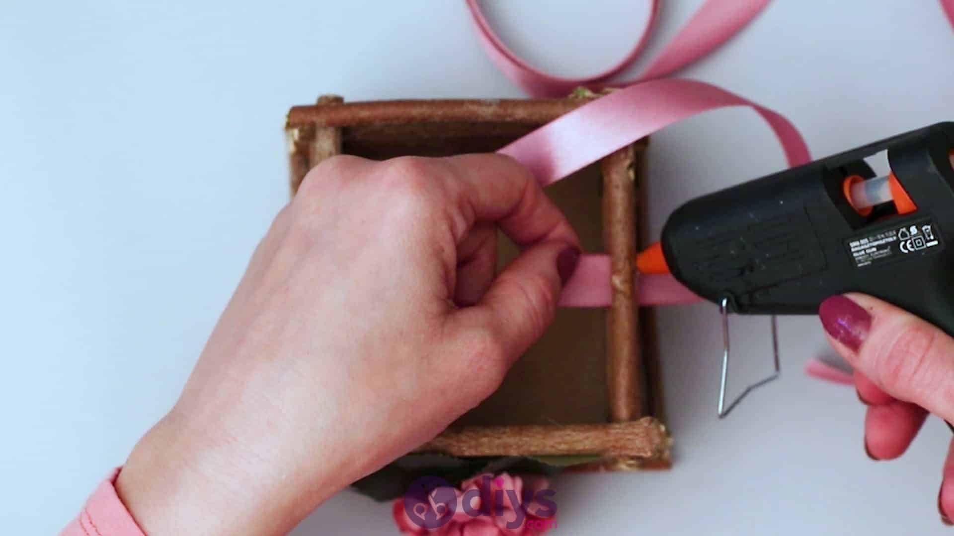 Wood basket made from twigs step 10c