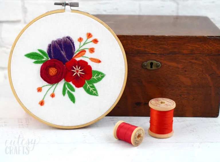 Cutessycrafts red flowers embroidery design