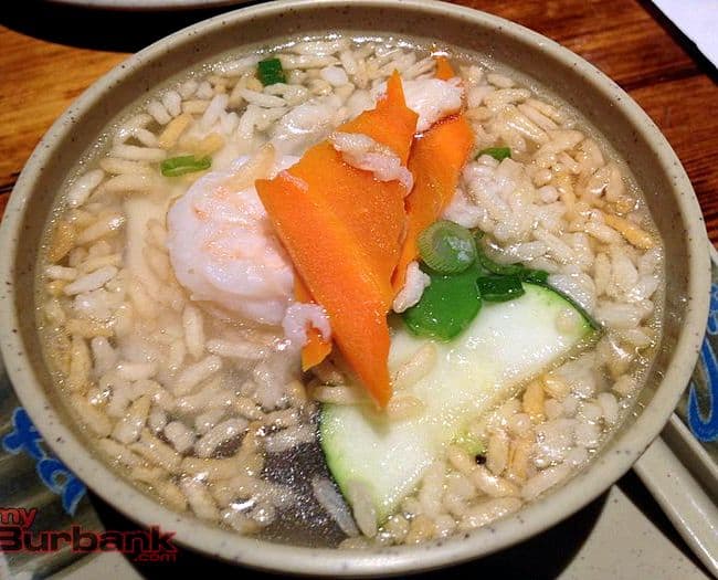 3 flavour sizzling rice soup using bbq pork