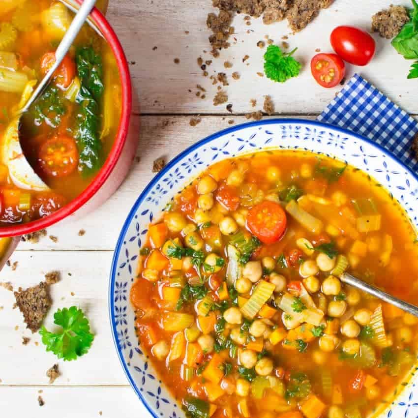 Italian garbanzo bean soup