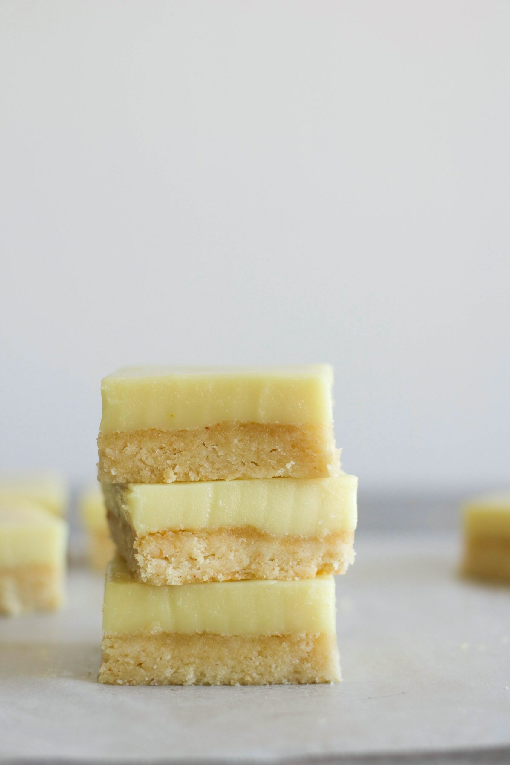 Classic vegan lemon bars 