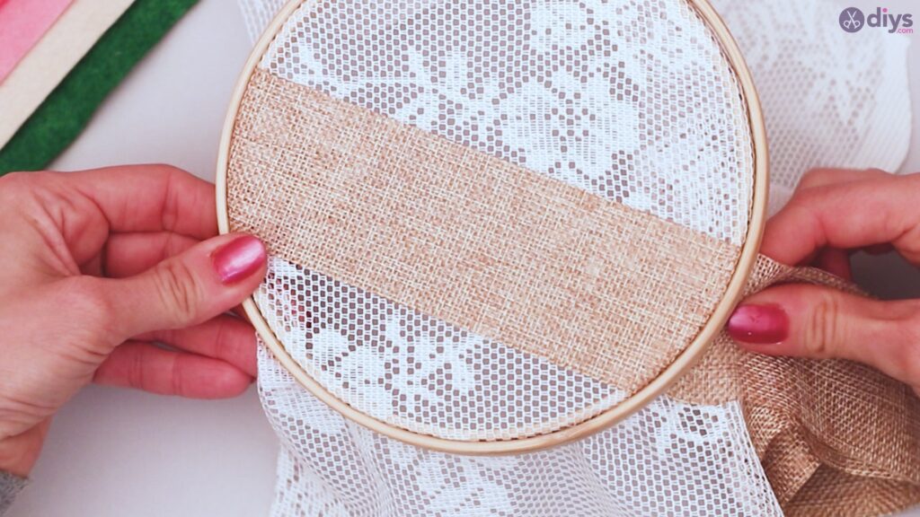 Diy embroidery hoop wall decor tutorial step by step (6)