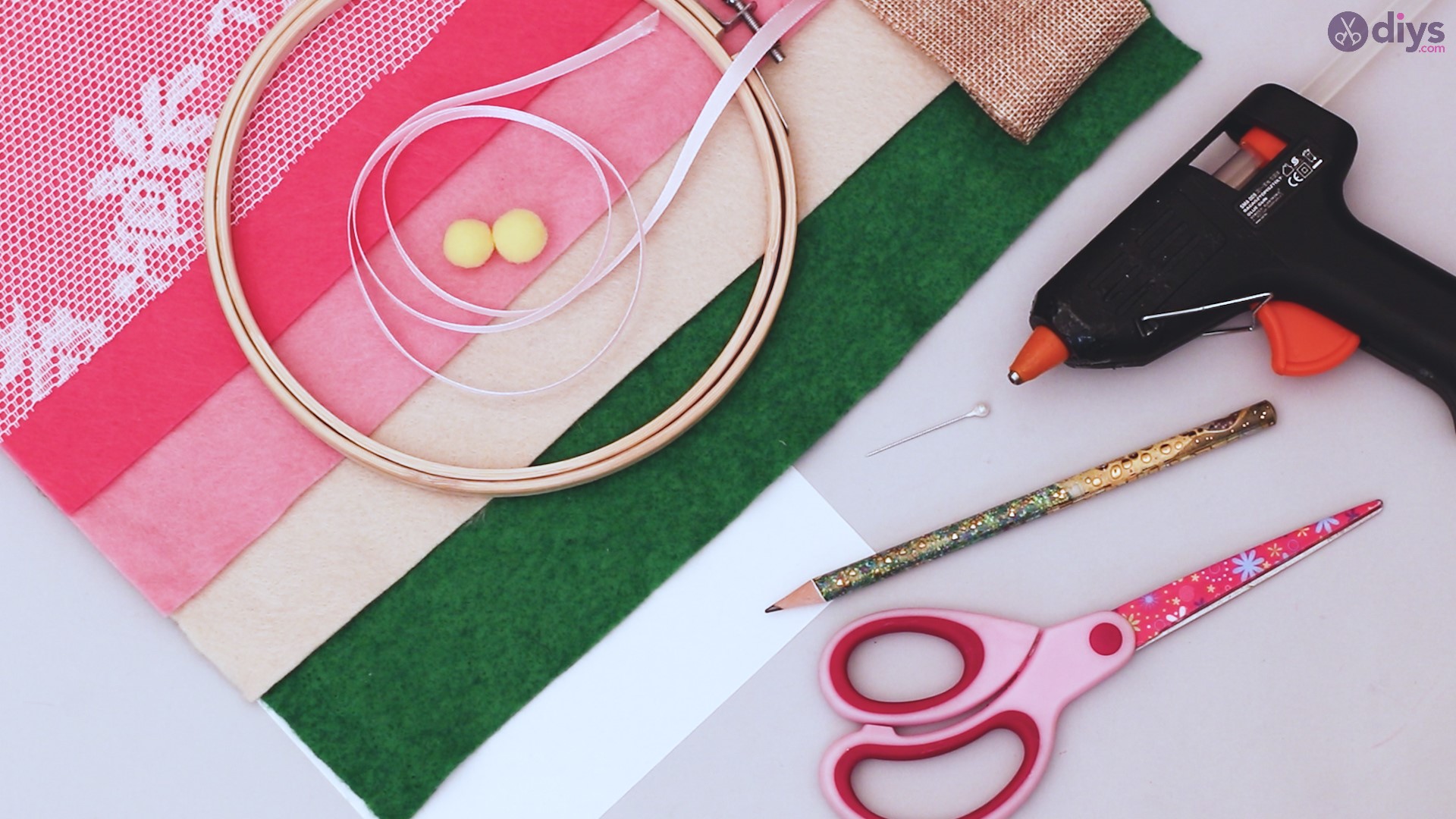 Diy embroidery hoop wall decor tutorial step by step materials
