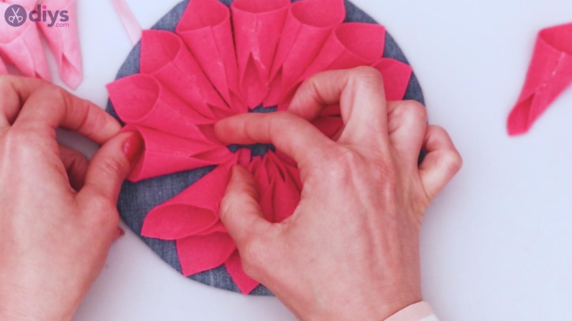 Felt flower wall art step 1 (42)