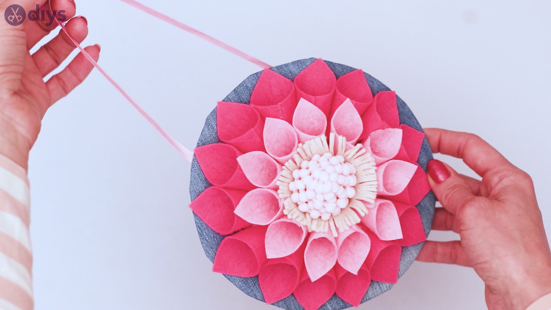 Felt flower wall art step 1 (63)