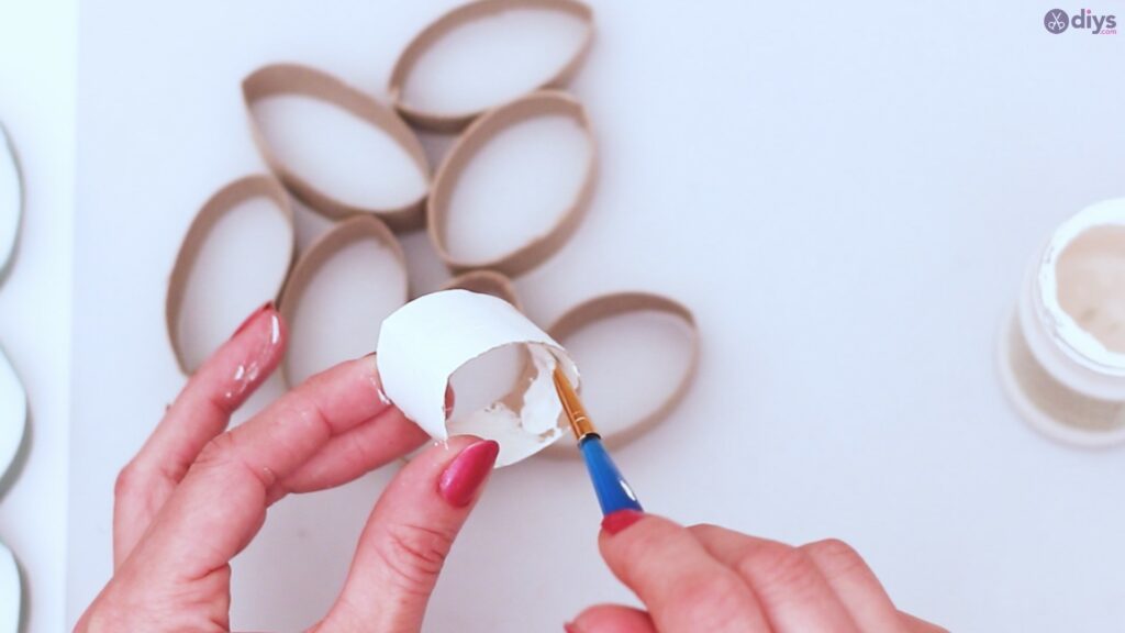 Toilet paper roll wall decor diy project (13)
