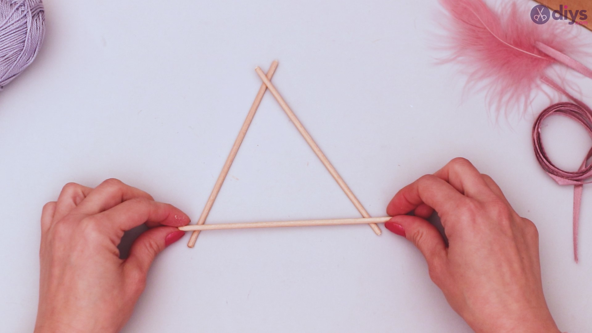 Triangle dreamcatcher diy project step 1 (2)