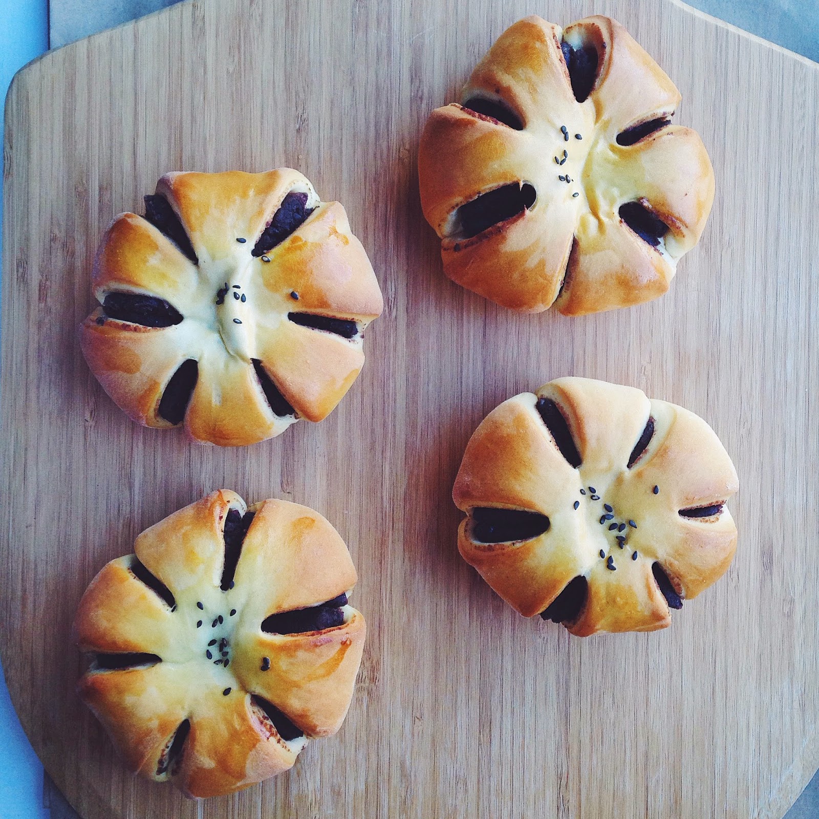 Red bean flower bread