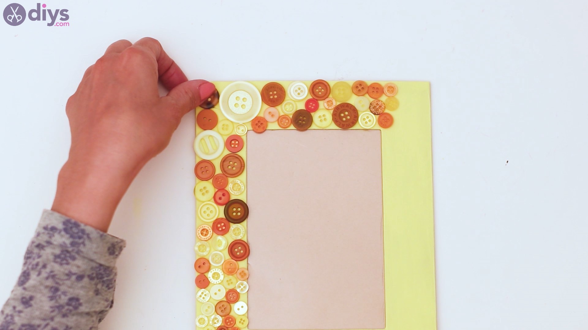Button picture frame steps (11)