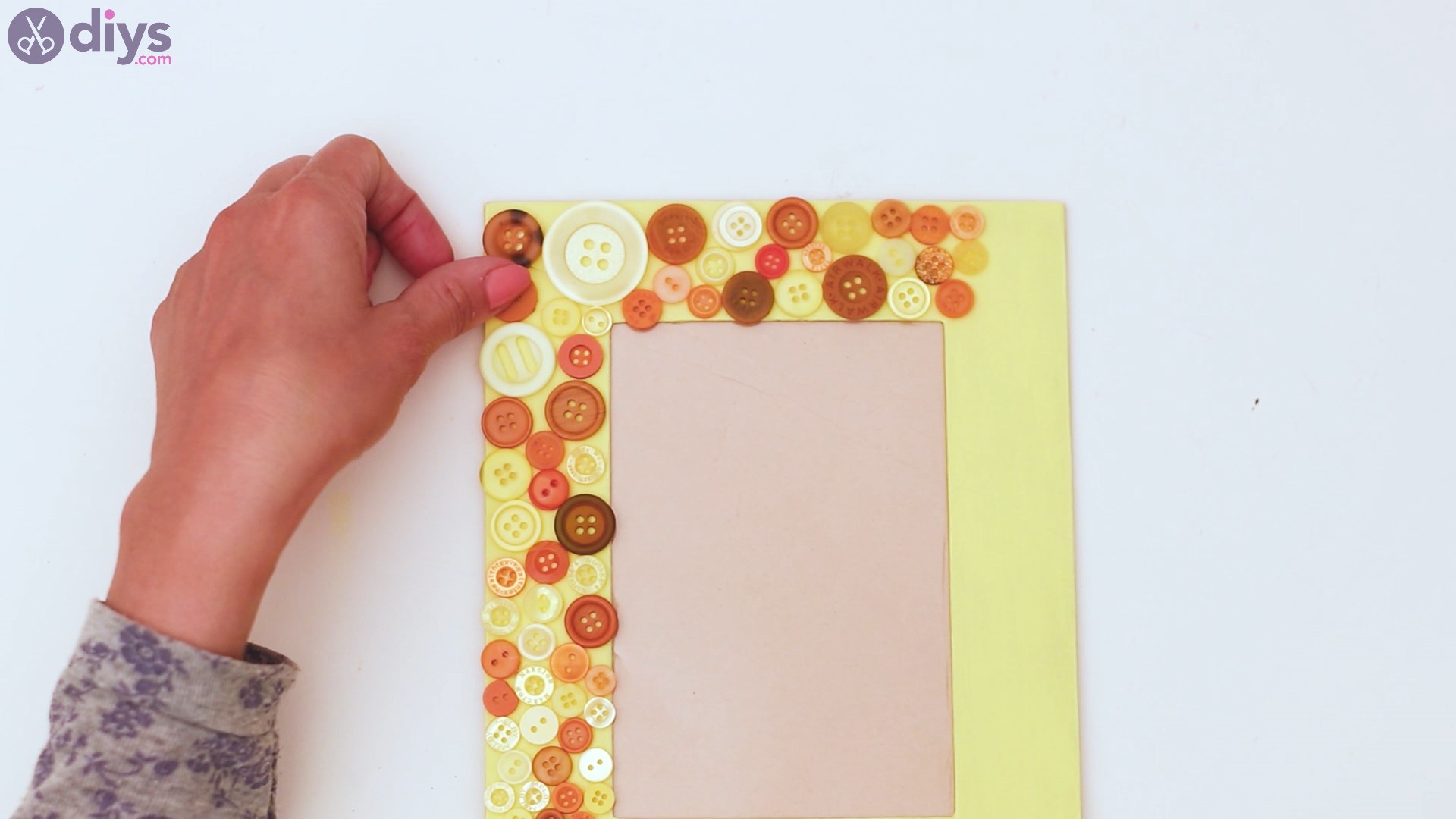 Button picture frame steps (13)