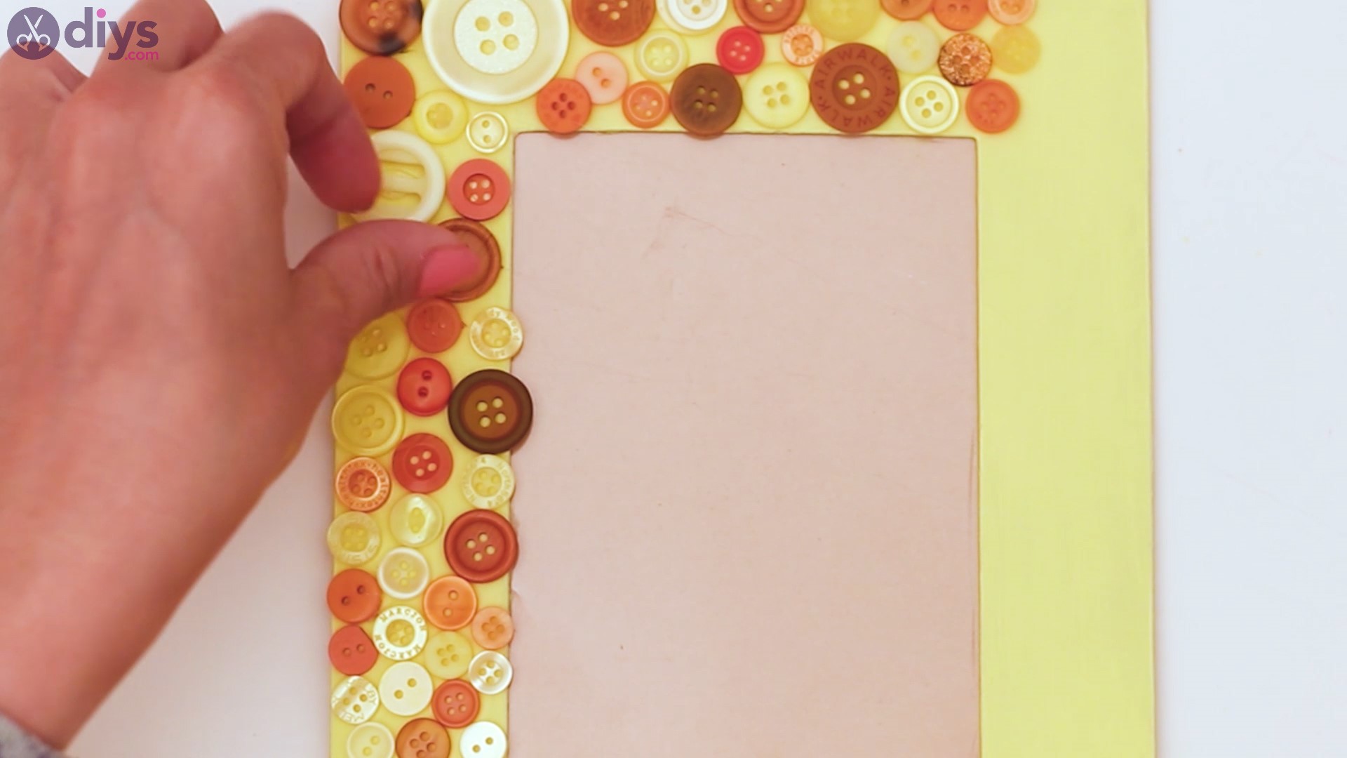 Button picture frame steps (15)