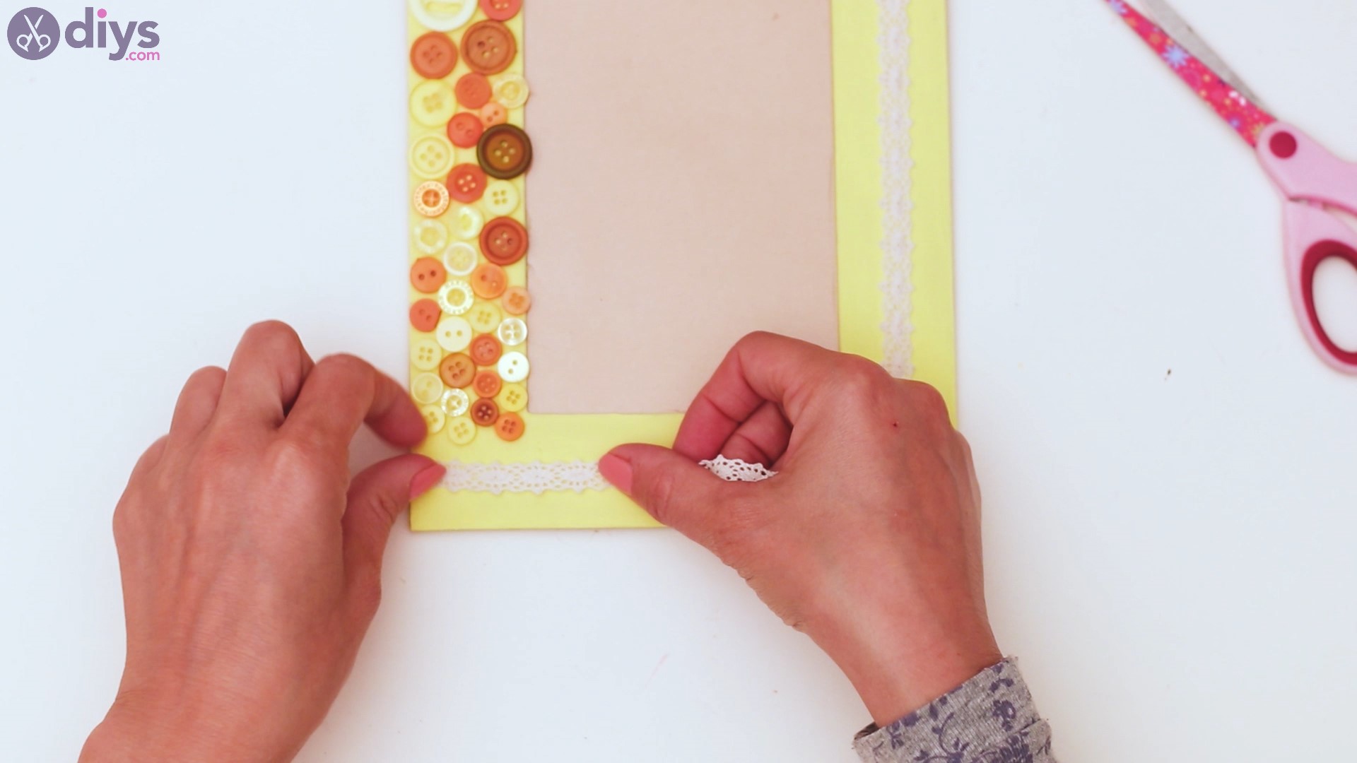 Button picture frame steps (35)
