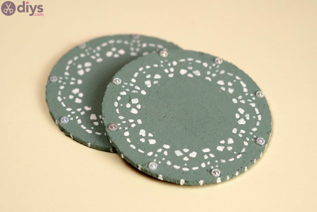 Coaster with lace paper photos (2)
