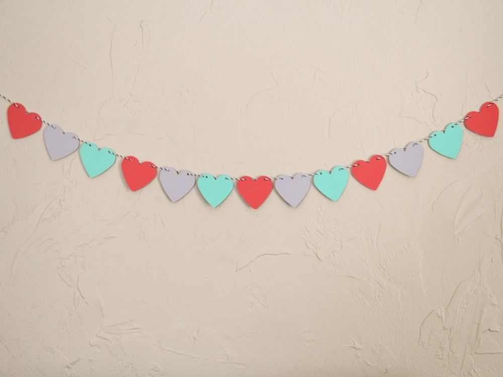 Paint chip heart garland easy valentine’s day crafts 